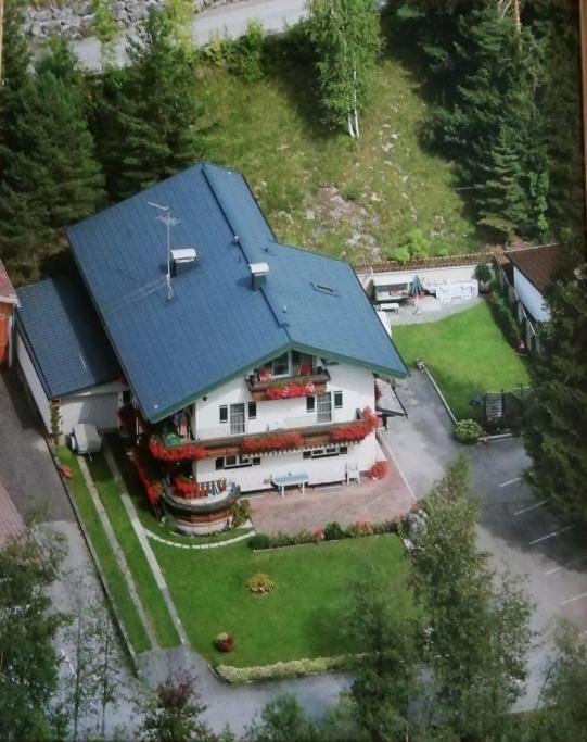 Appartement 4 *